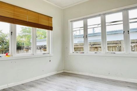 Photo of property in 48 Clevedon Road, Papakura, 2110