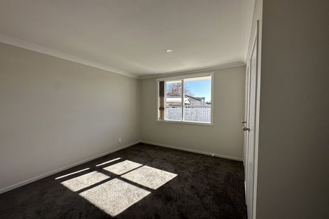 Photo of property in 4 Convair Crescent, Mangere, Auckland, 2022