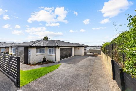 Photo of property in 2/12 Bannings Way, Hobsonville, Auckland, 0618