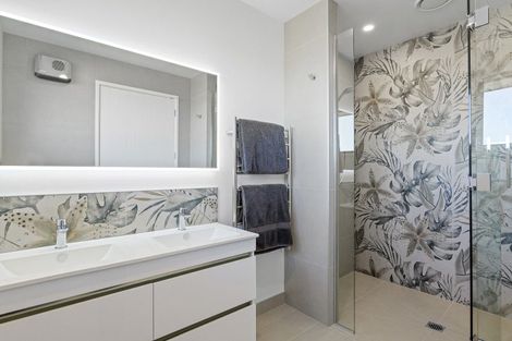 Photo of property in 6 Harrier Place, Amberley, 7410