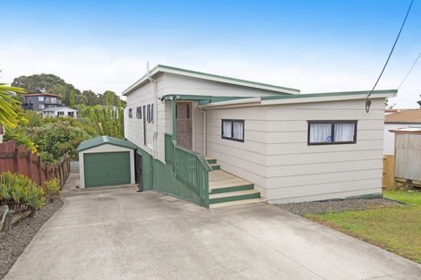 Photo of property in 42 Elliston Crescent, Stanmore Bay, Whangaparaoa, 0932