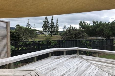 Photo of property in 17 St Anne Place, Omaha, 0986