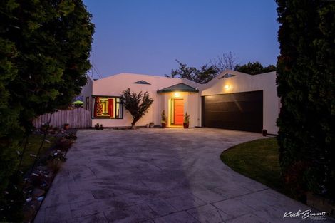 Photo of property in 16 Carlow Grove, Birchville, Upper Hutt, 5018