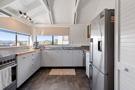 Photo of property in 5 Cassis Place, Crofton Downs, Wellington, 6035