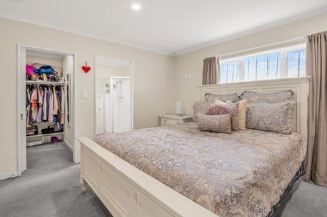 Photo of property in 19 Branigan Parade, Kelvin Grove, Palmerston North, 4414
