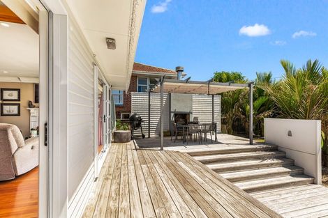 Photo of property in 23 Gloria Avenue, Te Atatu Peninsula, Auckland, 0610