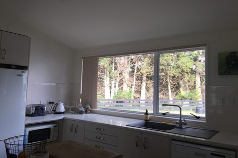 Photo of property in 293 Boord Crescent, Kumeu, 0891