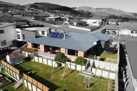 Photo of property in 10 Mervyn Kemp Drive, Tawa, Wellington, 5028