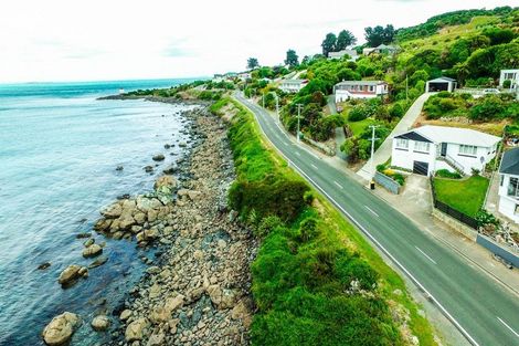 Photo of property in 82 Marine Parade, Bluff, 9814