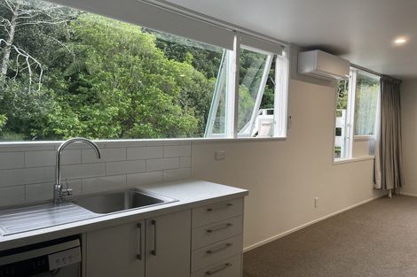 Photo of property in 4/15 Upper Lewisville Terrace, Thorndon, Wellington, 6011