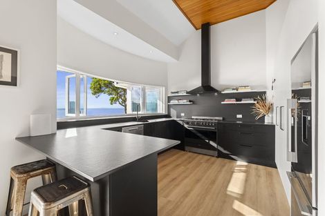 Photo of property in 95 Tiri Road, Tindalls Beach, Whangaparaoa, 0930