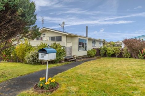 Photo of property in 37 Woolwich Close, Whitby, Porirua, 5024