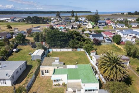 Photo of property in 38 Pratt Avenue, Foxton Beach, Foxton, 4815