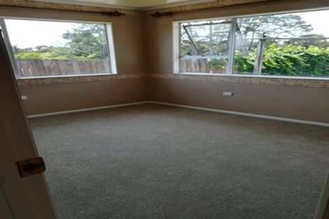 Photo of property in 70 Millbrook Road, Henderson, Auckland, 0612