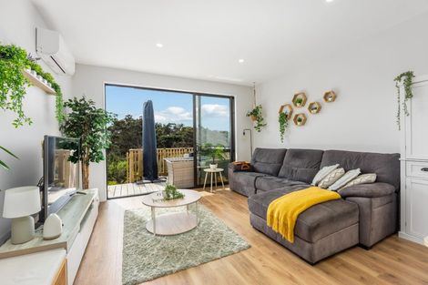 Photo of property in 11a Rockpool Road, Orewa, 0931