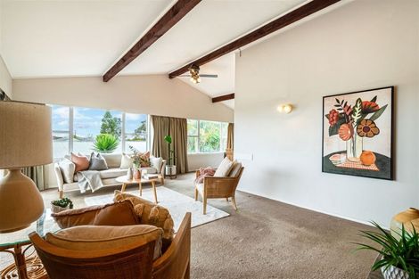 Photo of property in 358 Glenfield Road, Glenfield, Auckland, 0629