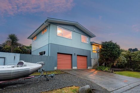 Photo of property in 5 Woolwich Close, Whitby, Porirua, 5024