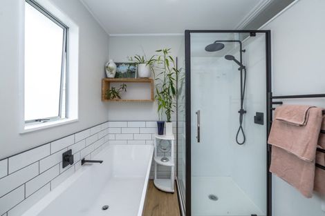 Photo of property in 19 Baillie Crescent, Carterton, 5713