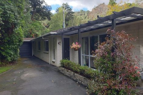 Photo of property in 35 Fendalton Crescent, Pinehaven, Upper Hutt, 5019