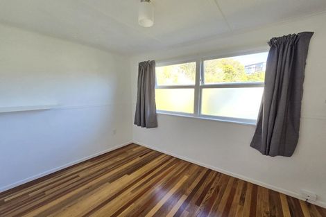 Photo of property in 38 Catherine Crescent, Paparangi, Wellington, 6037