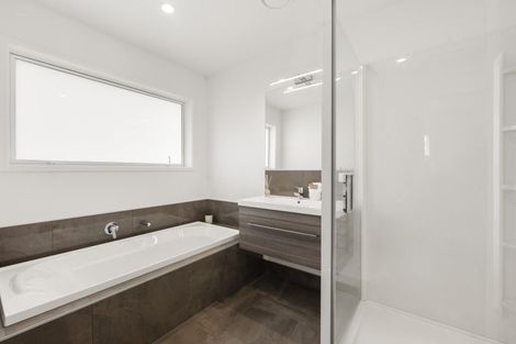 Photo of property in 140 Lisland Drive, Kinloch, Taupo, 3377