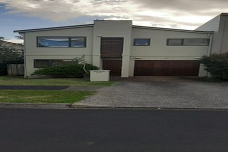 Photo of property in 29 Spalding Rise, Golflands, Auckland, 2013
