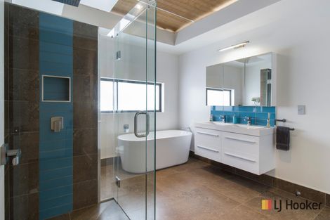 Photo of property in 5 Ian Place, Waihi Beach, 3611