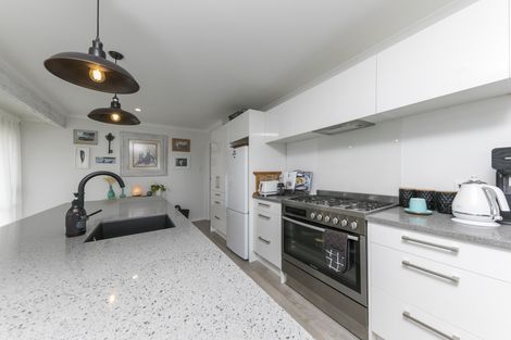 Photo of property in 105 Kaipara Portage Road, Riverhead, 0820