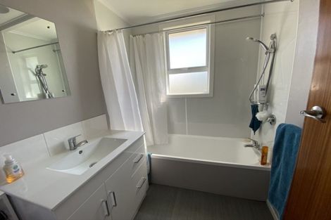 Photo of property in 21 Castle Street, Eltham, 4322