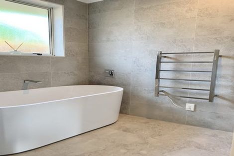 Photo of property in 1a Bishop Street, Green Bay, Auckland, 0604