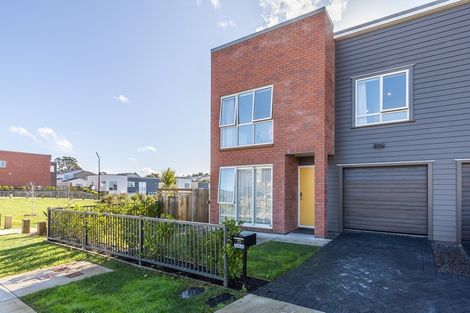 Photo of property in 14 Manutewhau Road, Massey, Auckland, 0614