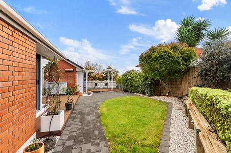 Photo of property in 32 Currell Way, Somerville, Auckland, 2014