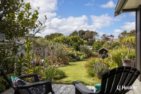 Photo of property in 17 Browns Drive, Waihi Beach, 3611