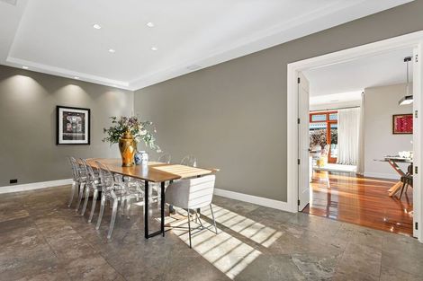 Photo of property in 118 Straven Road, Fendalton, Christchurch, 8014