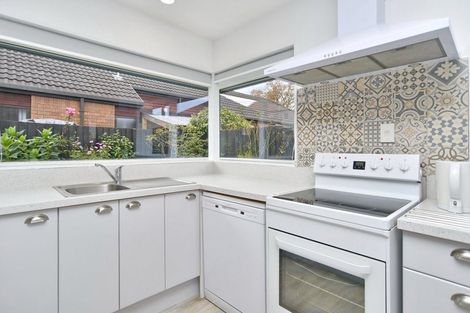 Photo of property in 2/43 Kedleston Drive, Avonhead, Christchurch, 8042