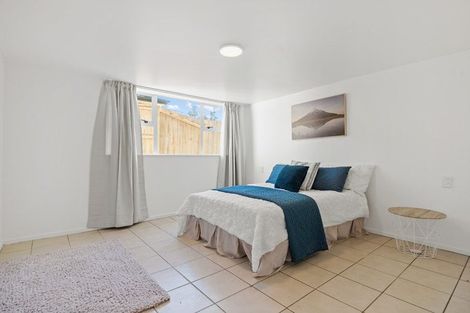 Photo of property in 70 Sturges Road, Henderson, Auckland, 0612