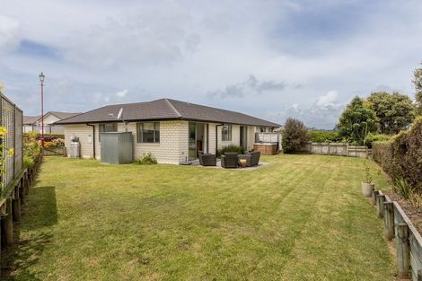 Photo of property in Waterview Estate, 8/4 Greystone Place, Omokoroa, 3114