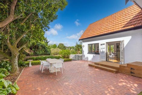 Photo of property in 2 Clifton Road, Hamilton Central, Hamilton, 3204