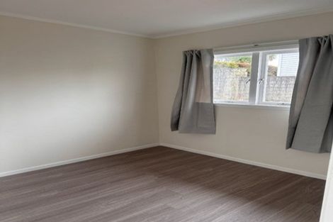 Photo of property in 17 Tomo Street, New Lynn, Auckland, 0600