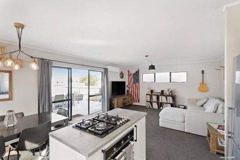 Photo of property in 1/63 Stanley Avenue, Milford, Auckland, 0620