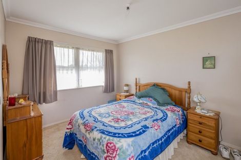 Photo of property in 6 Selwyn Street, Levin, 5510