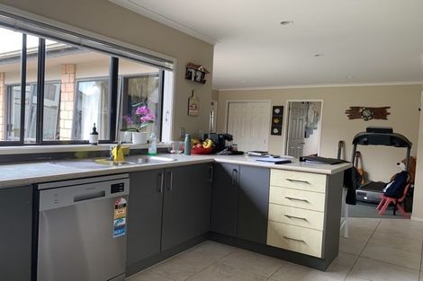 Photo of property in 58 Accent Drive, Flat Bush, Auckland, 2016