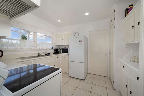 Photo of property in 11 Fratley Avenue, Farm Cove, Auckland, 2012