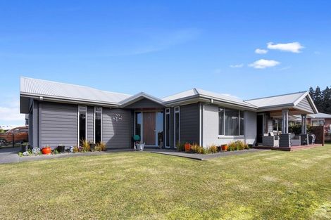 Photo of property in 2 Settlers Drive, Waihi, 3610