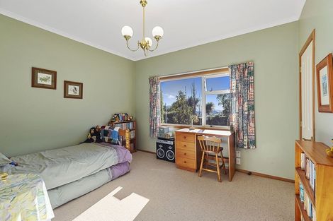 Photo of property in 4 Rangatira Road, Tawa, Wellington, 5028