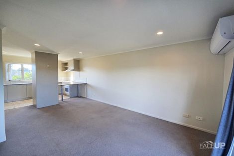 Photo of property in 3/4 Keeling Road, Henderson, Auckland, 0612