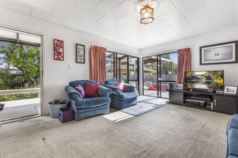 Photo of property in 37 Glennandrew Drive, Half Moon Bay, Auckland, 2012