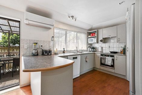 Photo of property in 26a Woodstock Road, Forrest Hill, Auckland, 0620