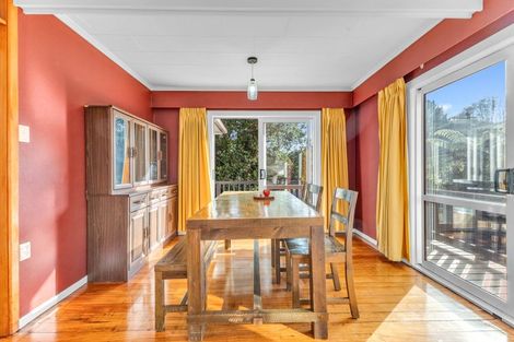 Photo of property in 50 Seaview Road, Marfell, New Plymouth, 4310