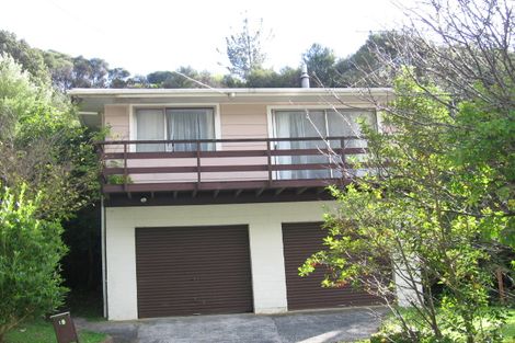 Photo of property in 16 Shackleton Grove, Stokes Valley, Lower Hutt, 5019